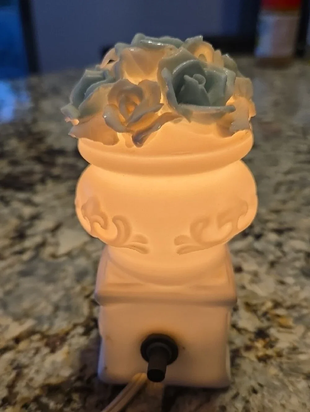 NIGHT LIGHT ▪︎ Vintage Porcelain Floral Electric- White with Pale Blue Roses